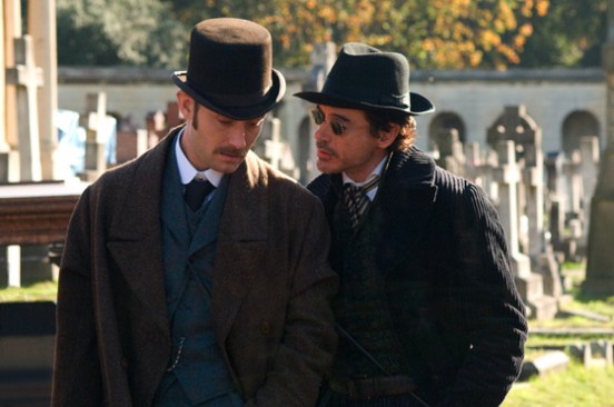 Jude Law como Watson e Downey Jr. como Sherlock Holmes "modernos"